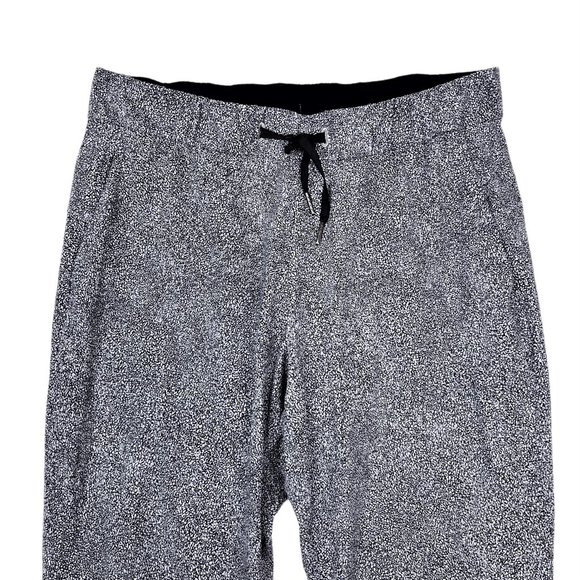 Lululemon Athletic On the Fly Pants *EUC* (Size 8) - Picture 2 of 7